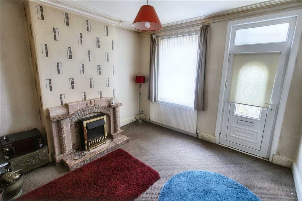 Property photo 2 of 14 Lounge