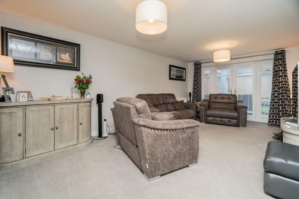 Property photo 3 of 24