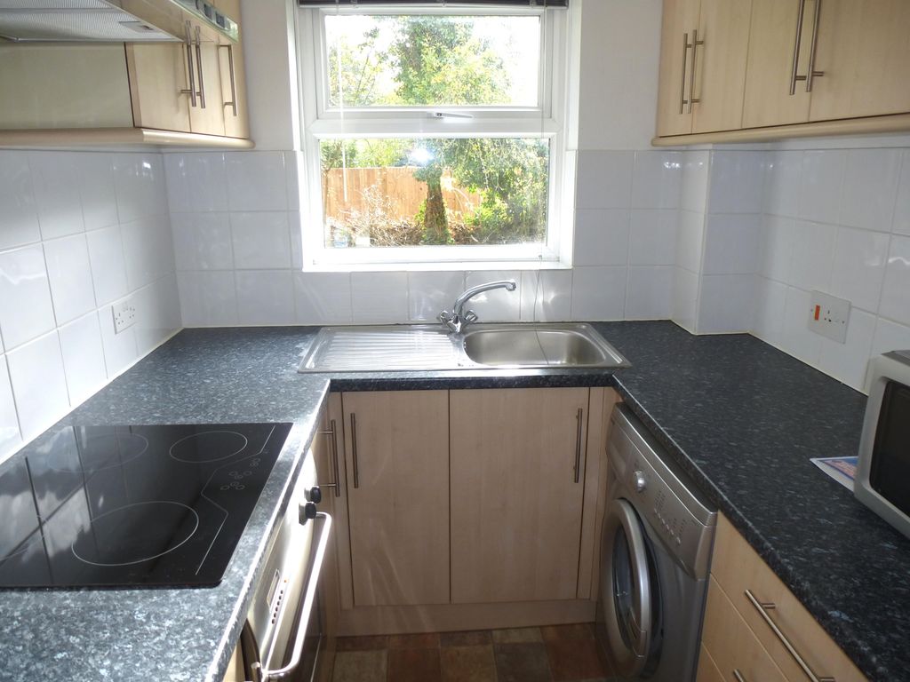 Property photo 1 of 10 Kitchen