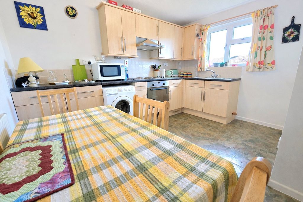 Property photo 2 of 9 2 - Picture No. 17