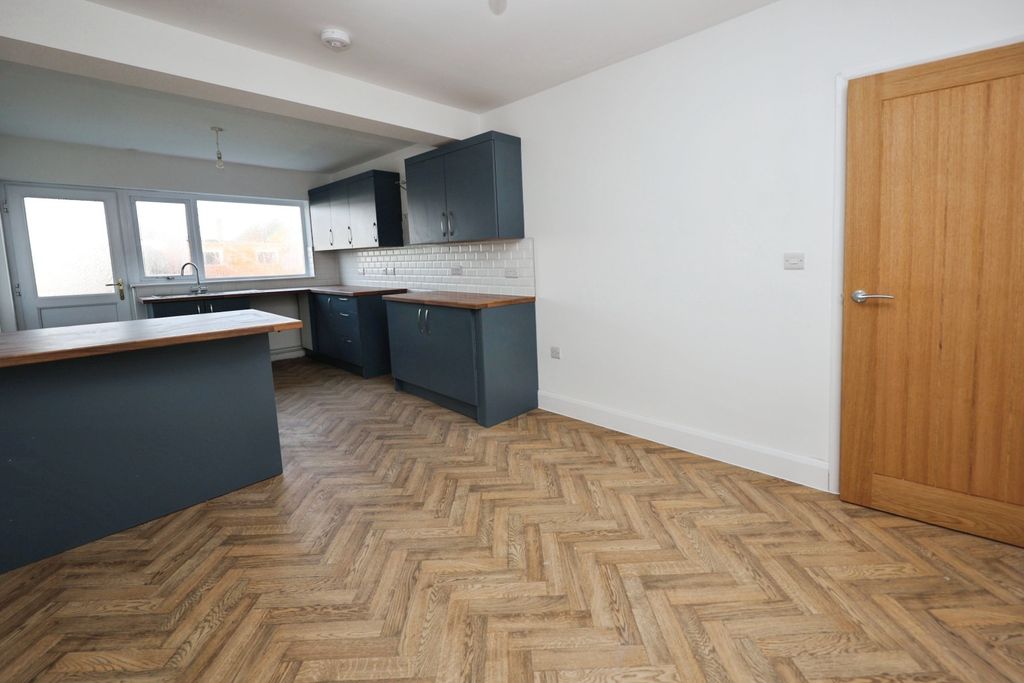 Property photo 1 of 14 4780240