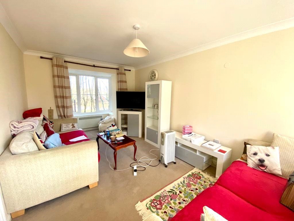 Property photo 2 of 8 Picture No. 12