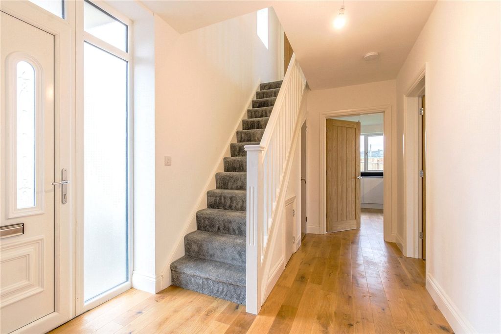 Property photo 2 of 17 Picture No. 20