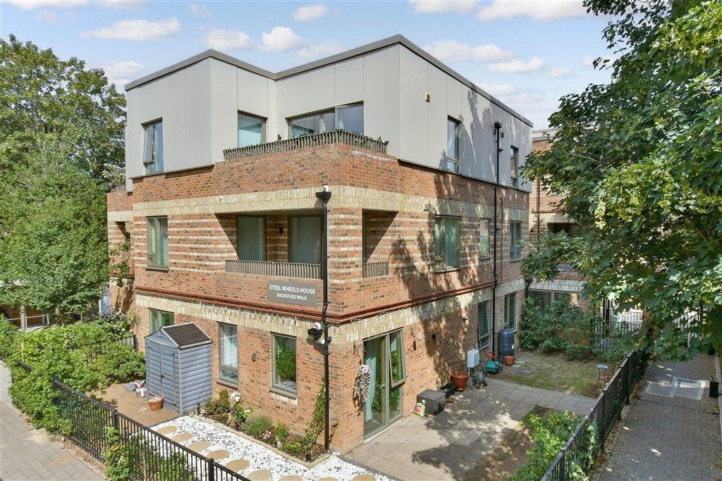 Property photo 1 of 8 External (Web)