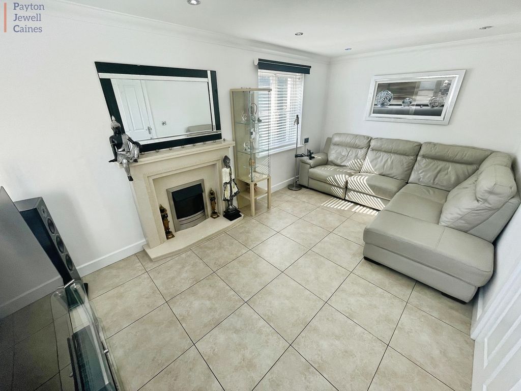 Property photo 2 of 14 Not Specified