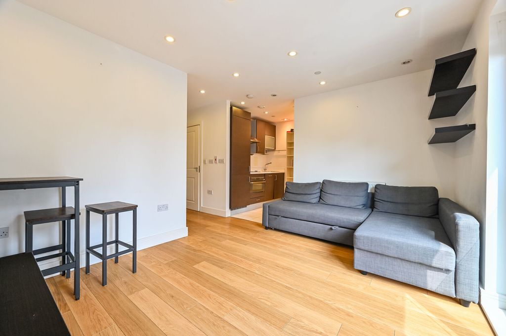 Property photo 3 of 9