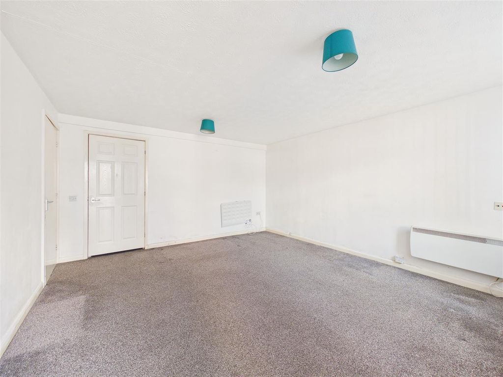 Property photo 2 of 10 Cam05193G0-Pr0132-Still003.Jpg