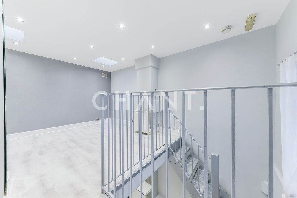 Property photo 3 of 11 Photo 13