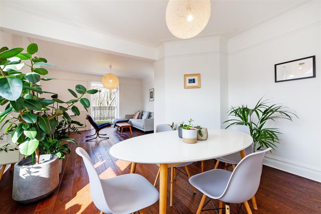 Property photo 3 of 11 Dining Room
