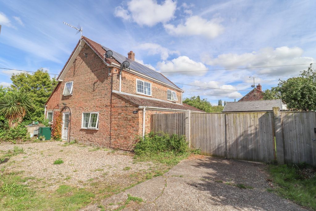 Property photo 2 of 21 3377035