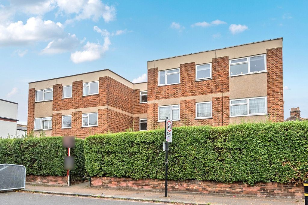 Property photo 2 of 13 Picture No. 16