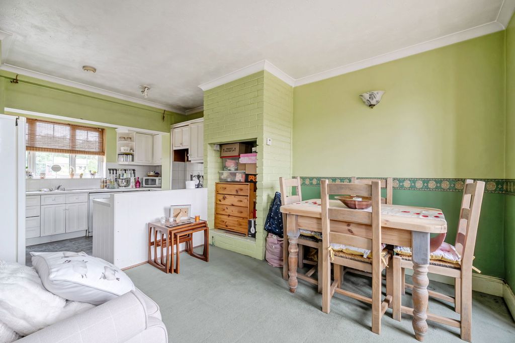 Property photo 3 of 16