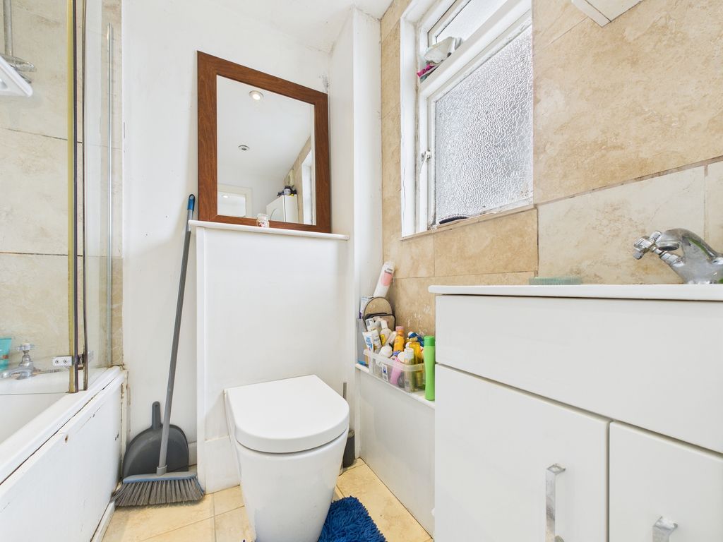 Property photo 3 of 6 Cam03519G0-Pr0297-Still007
