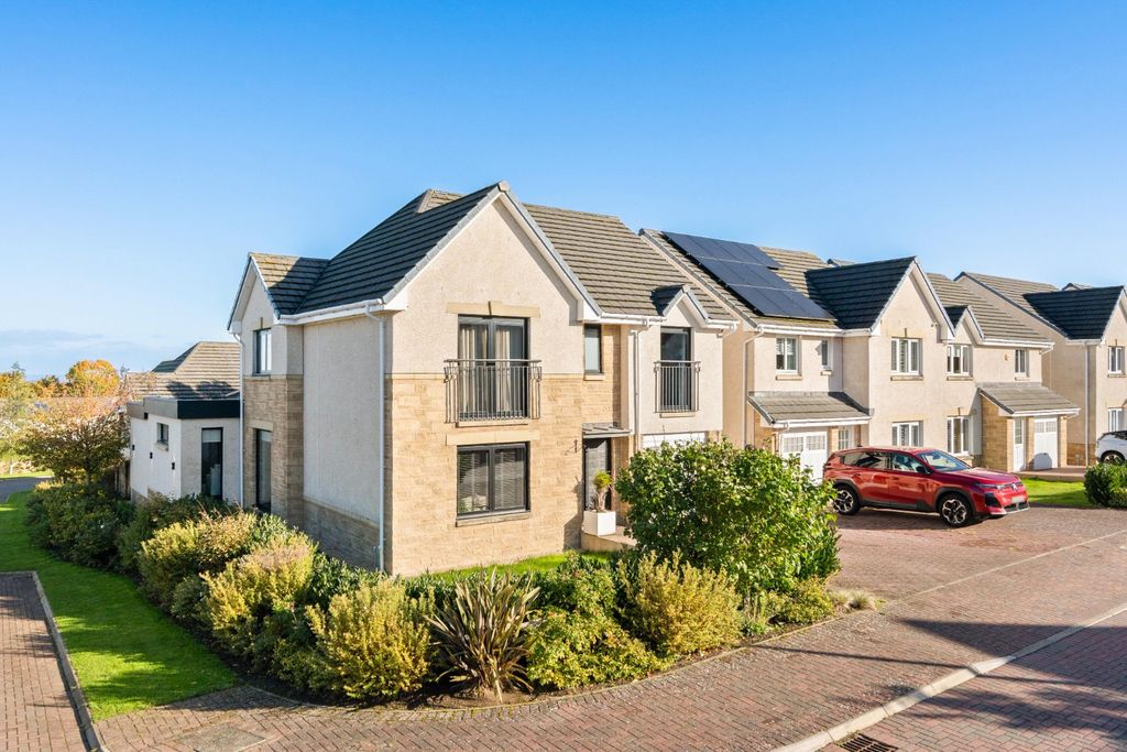 Property photo 1 of 49 5674821