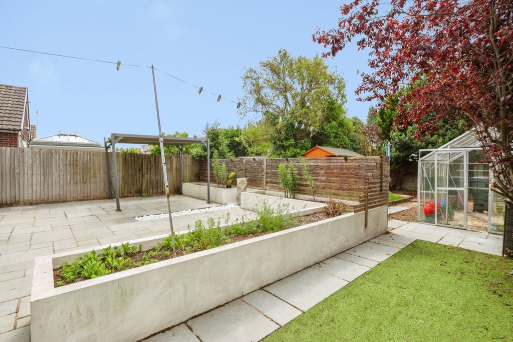 Property photo 2 of 25 Garden