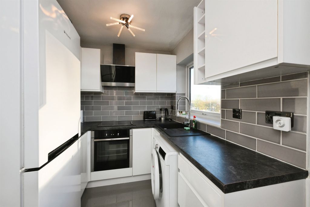 Property photo 2 of 14