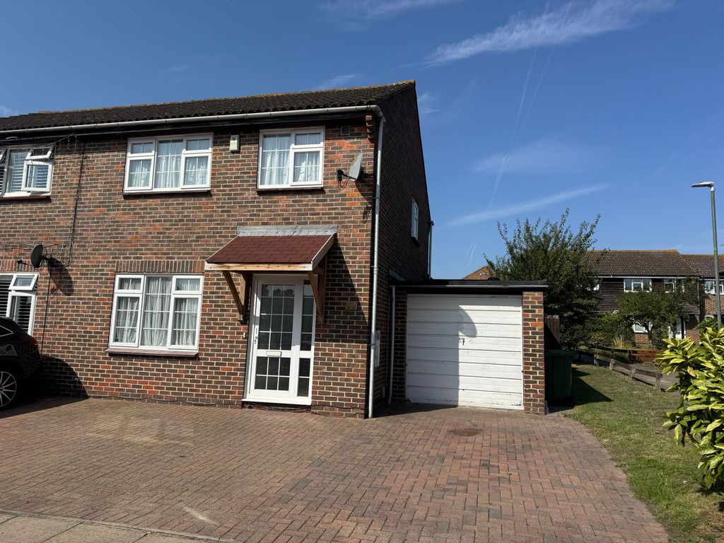 Property photo 1 of 12 External