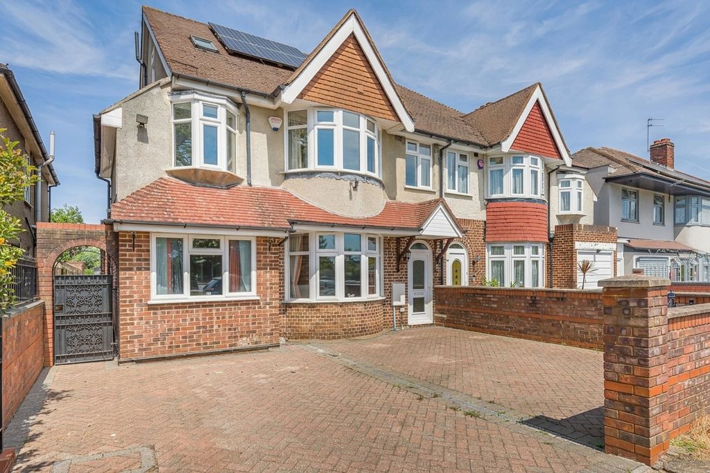 Property photo 1 of 18