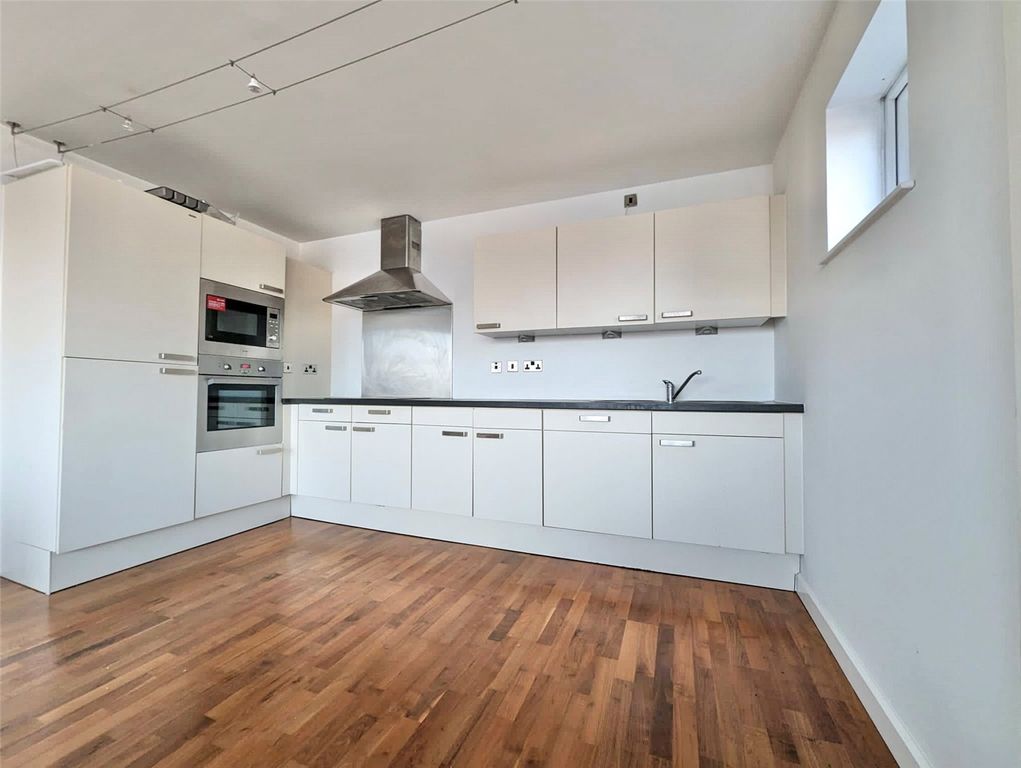 Property photo 3 of 11 Picture No. 21