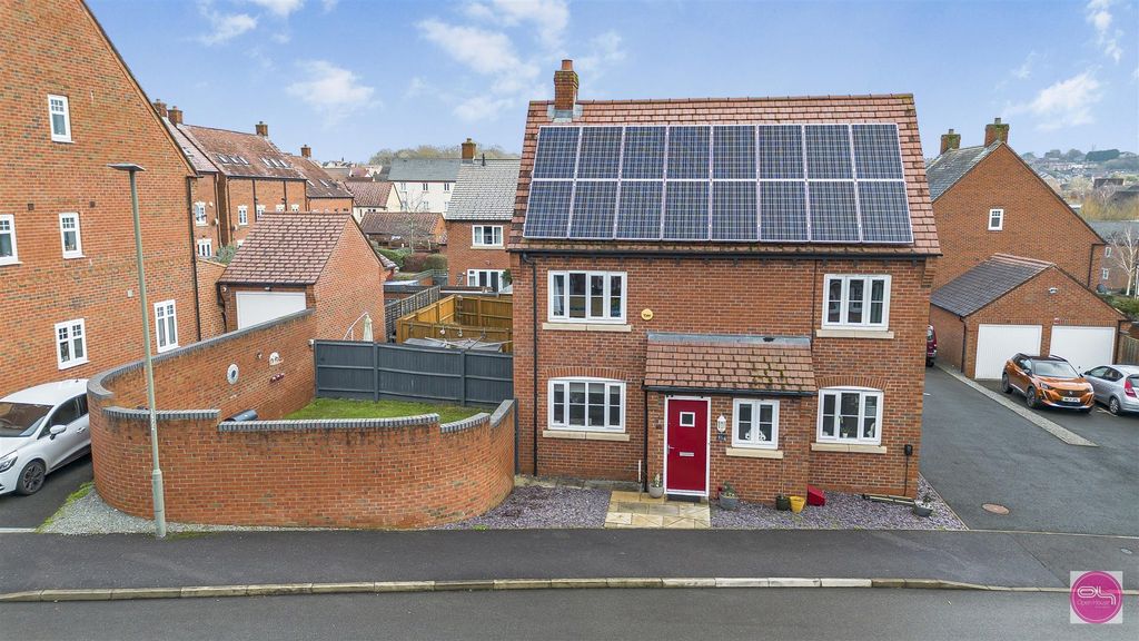 Property photo 1 of 30 Hope Way, Church Gresley (1).Jpg