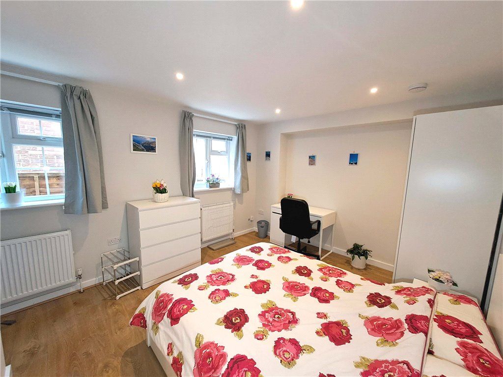 Property photo 2 of 11 Bedroom