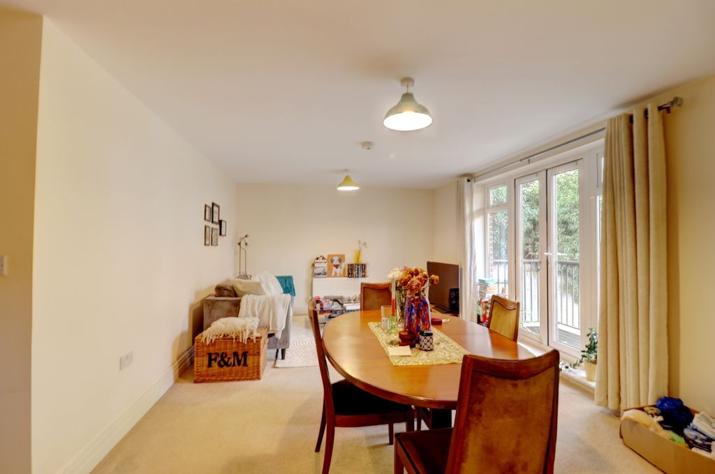 Property photo 2 of 11 Picture No. 29