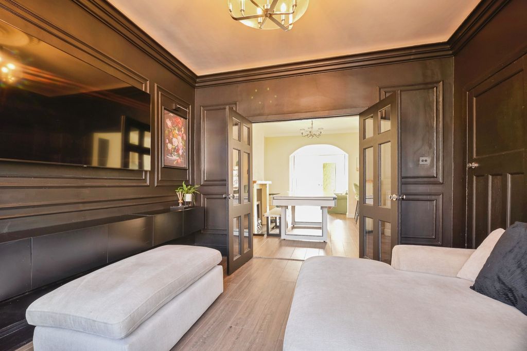 Property photo 3 of 19 Dsc_9660