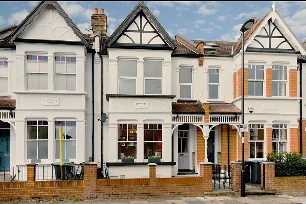 Property photo 1 of 11