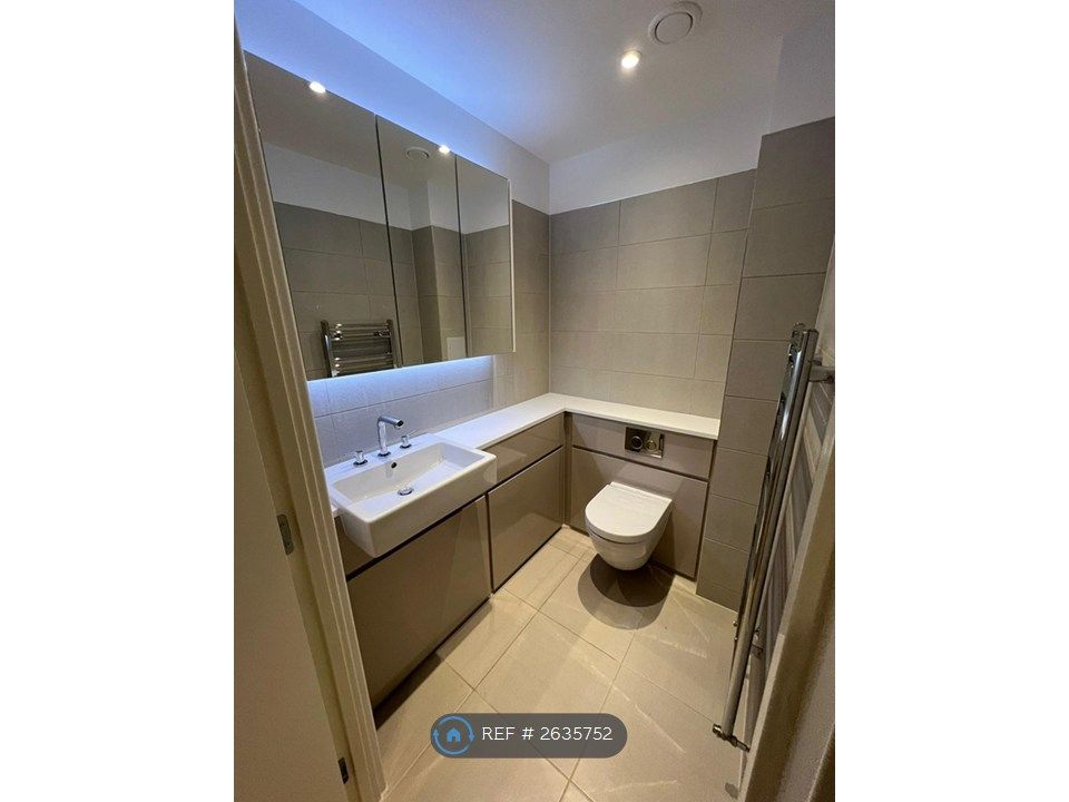Property photo 3 of 7 Toilet 1