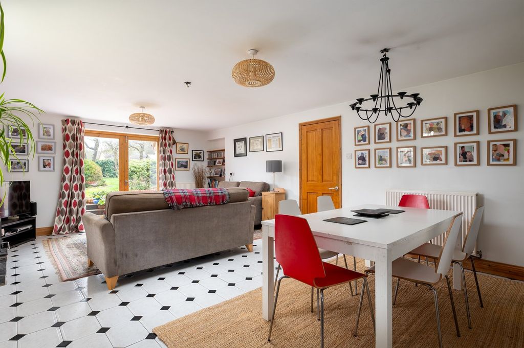 Property photo 2 of 36