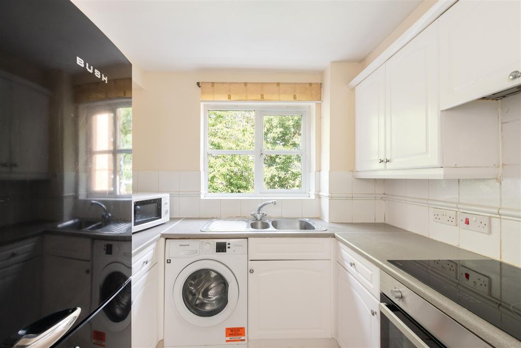 Property photo 1 of 14 Coltswood 1.Jpg