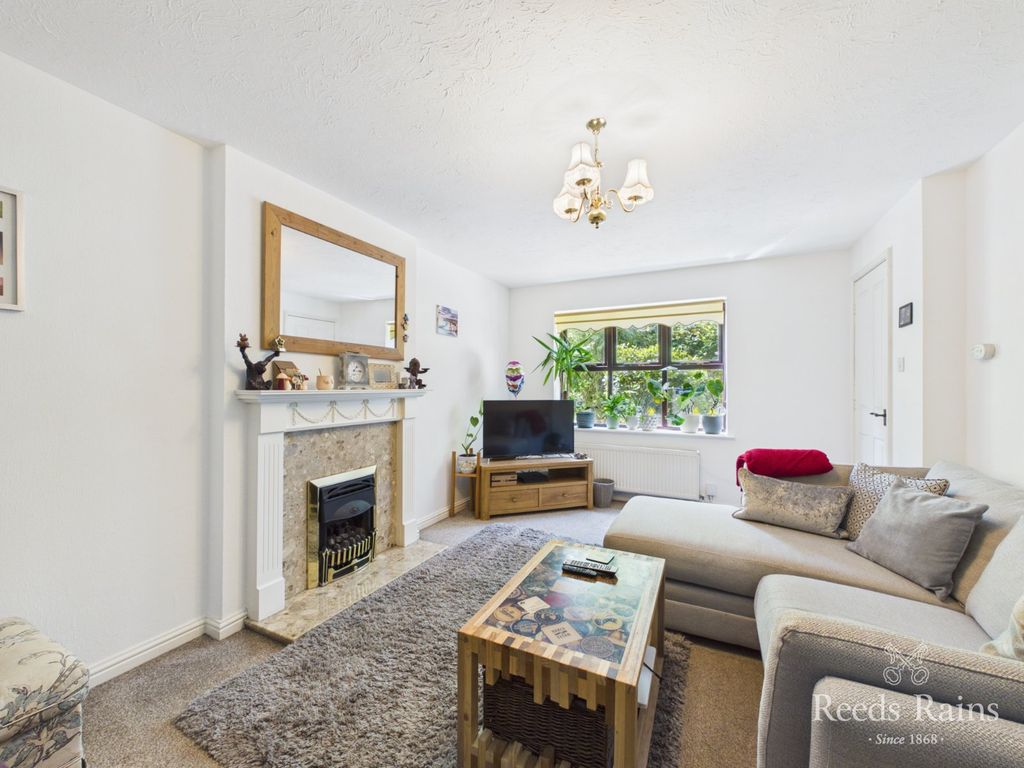 Property photo 2 of 15 Sitting Room