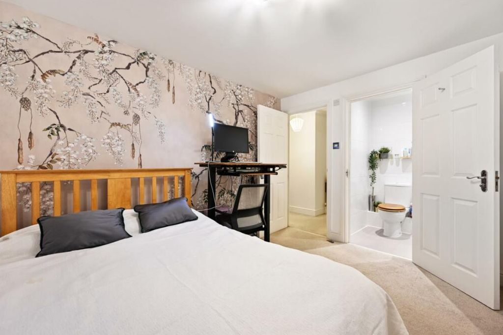 Property photo 3 of 12 Bedroom