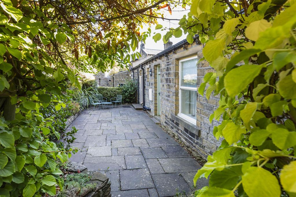 Property photo 1 of 39 External Details