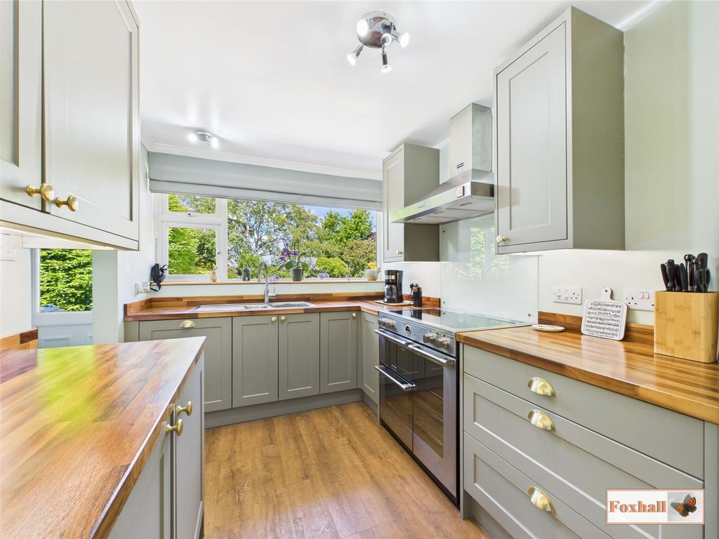 Property photo 2 of 47 Kitchen