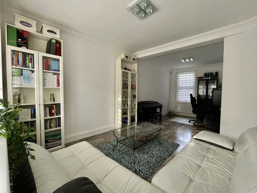 Property photo 2 of 18