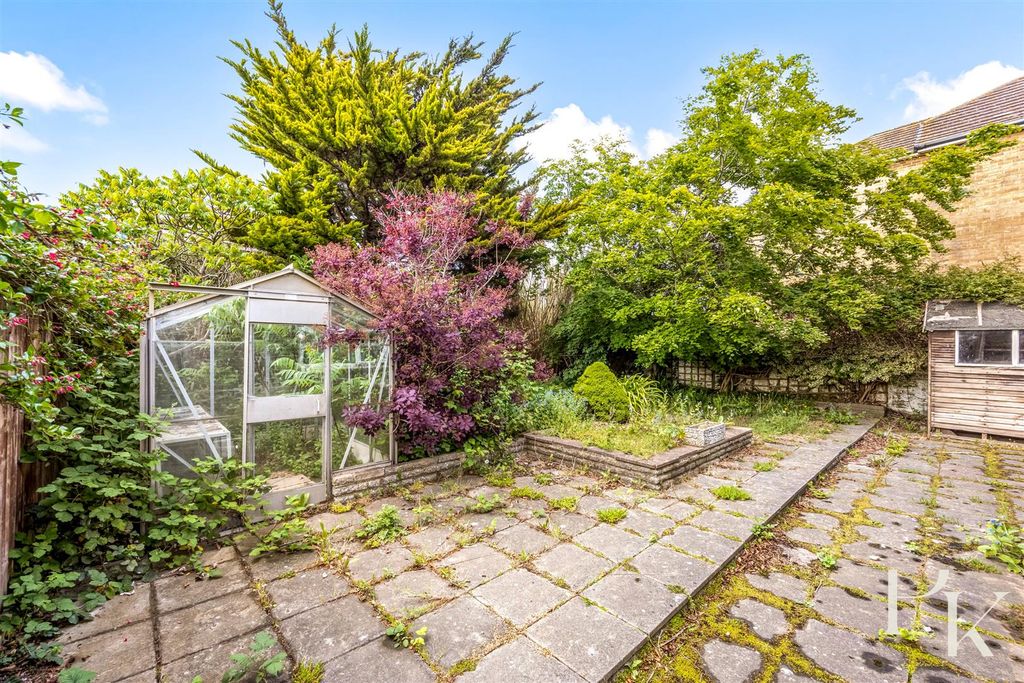 Property photo 2 of 26