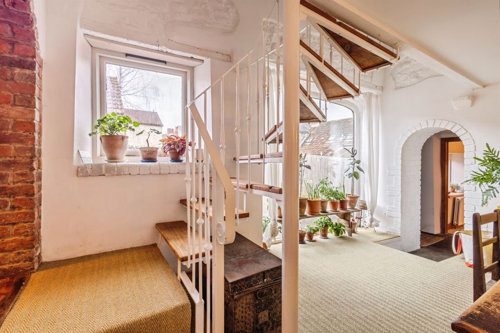 Property photo 3 of 20