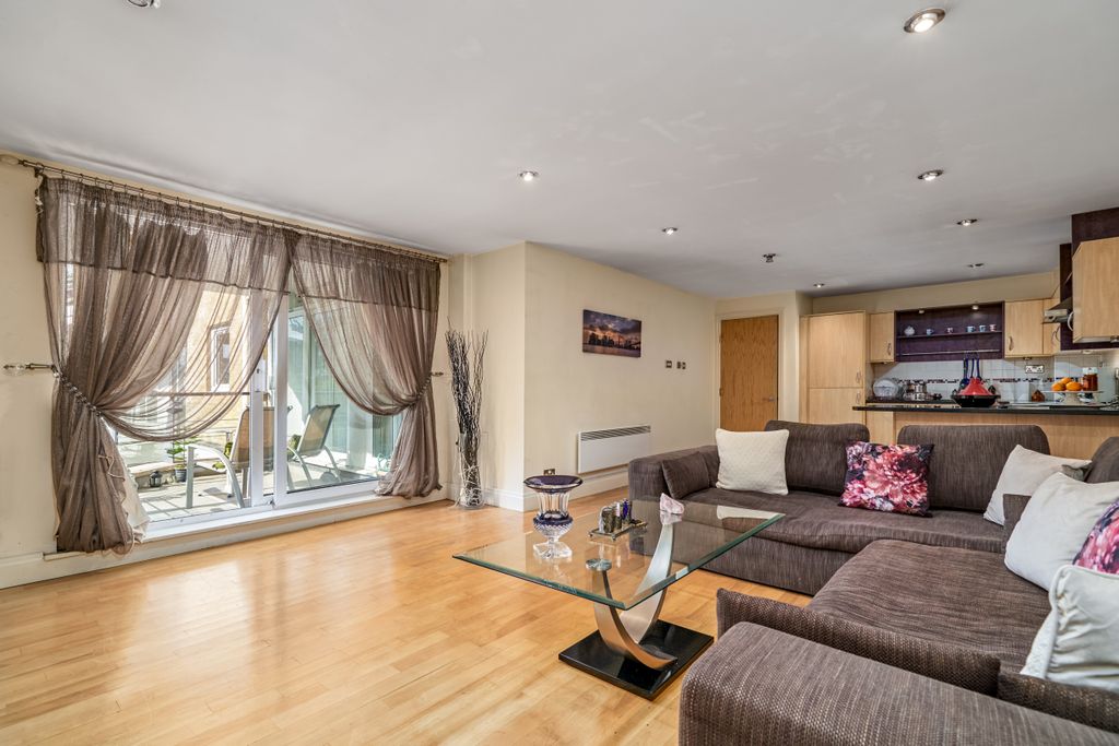 Property photo 3 of 11