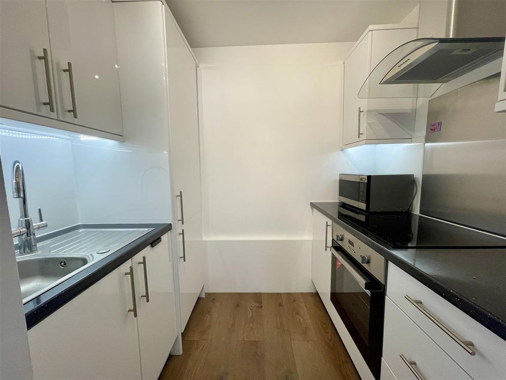Property photo 2 of 10 Kitchen.Jpg