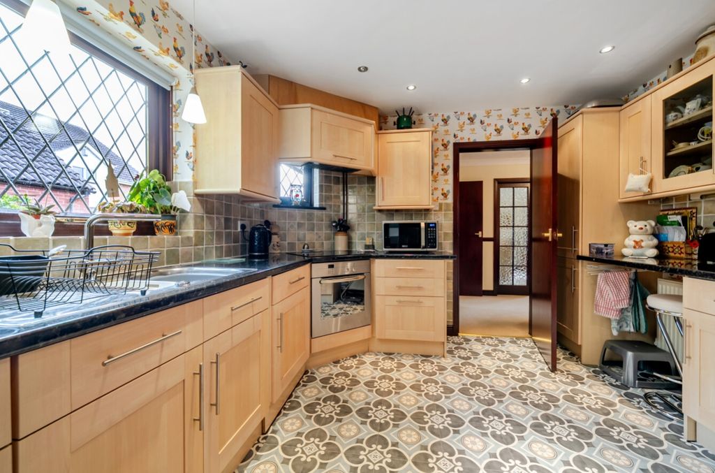 Property photo 2 of 13 1520732-4-1A08c155334c1