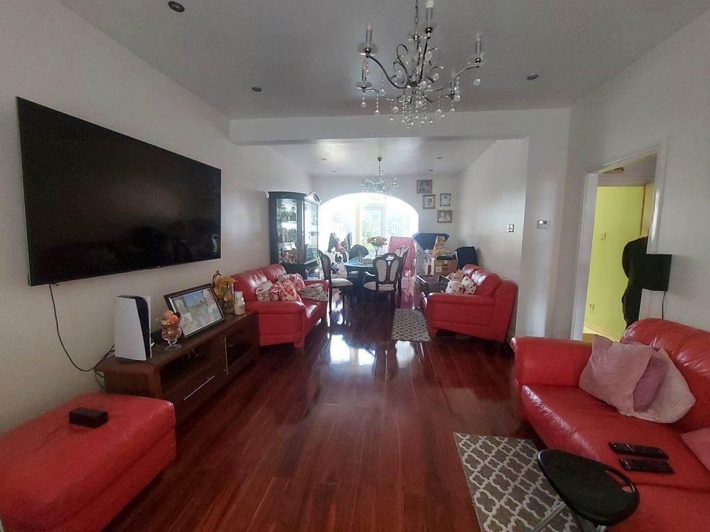 Property photo 3 of 12 Gallery