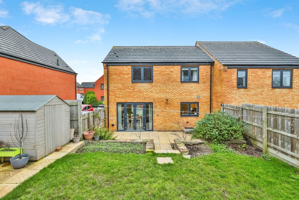 Property photo 2 of 20