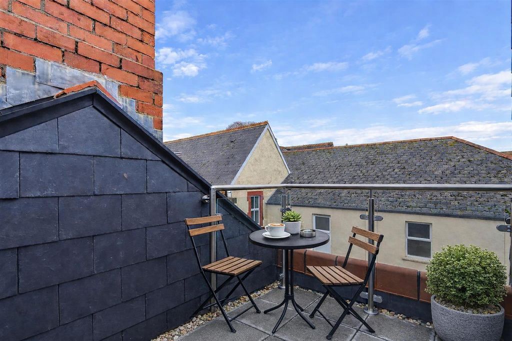 Property photo 3 of 17 c99Be7F9-0940-406E-A07c-F02c83963Dcd.Png