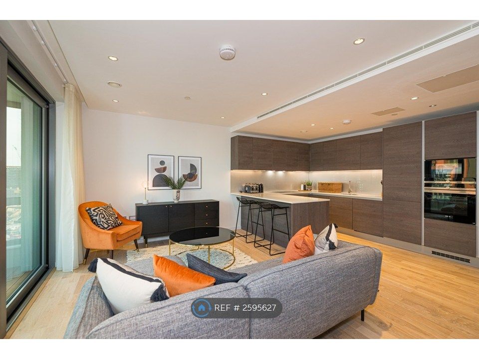Property photo 1 of 34 Living / Dinning