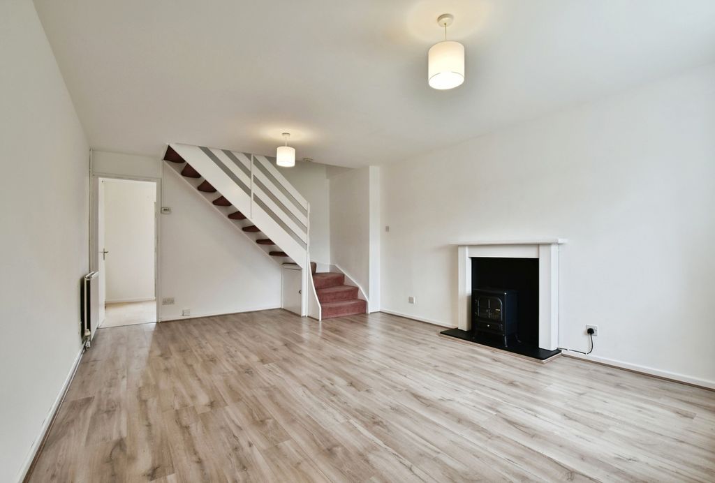 Property photo 2 of 8 Pbox-Img.Jpg