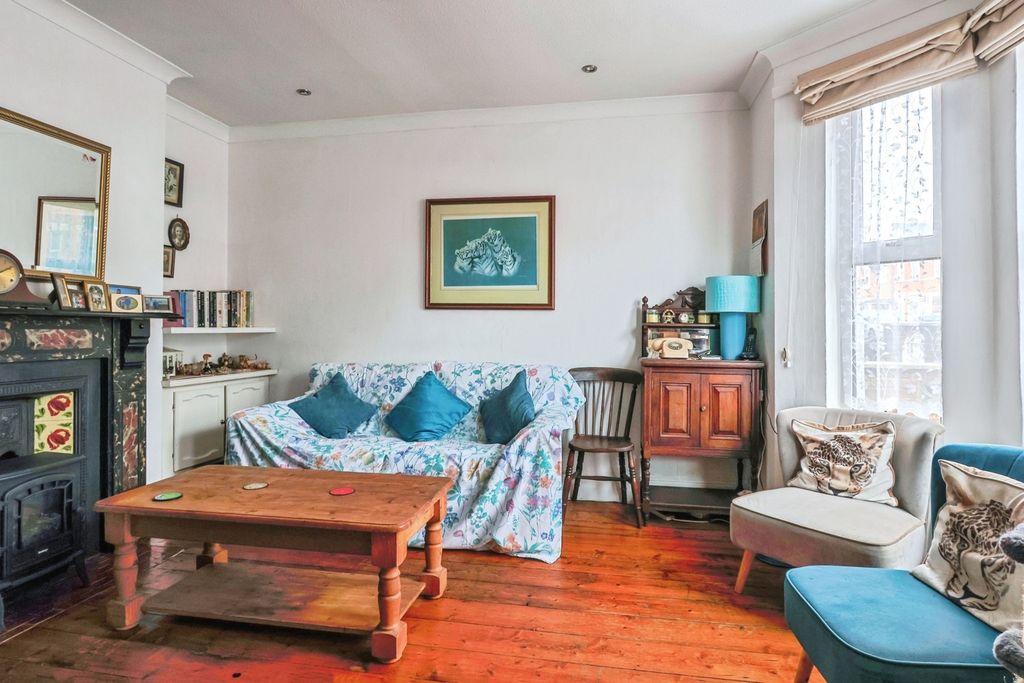 Property photo 3 of 17 Photo