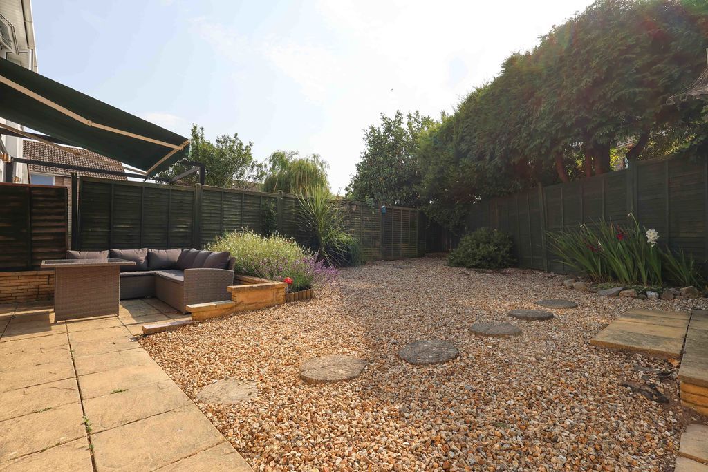 Property photo 3 of 17 Garden