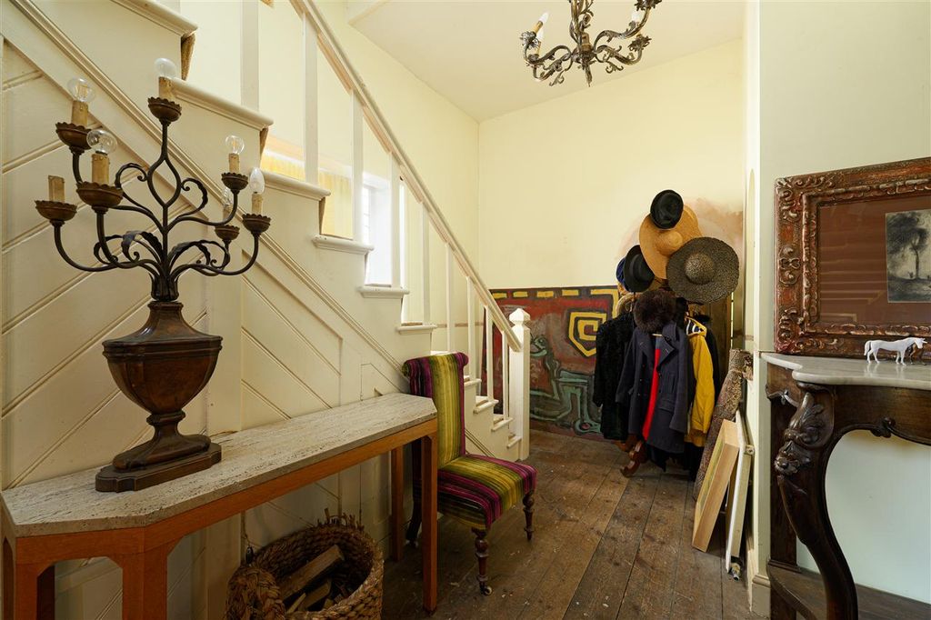 Property photo 3 of 29