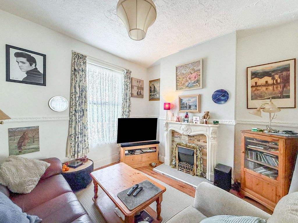 Property photo 2 of 12